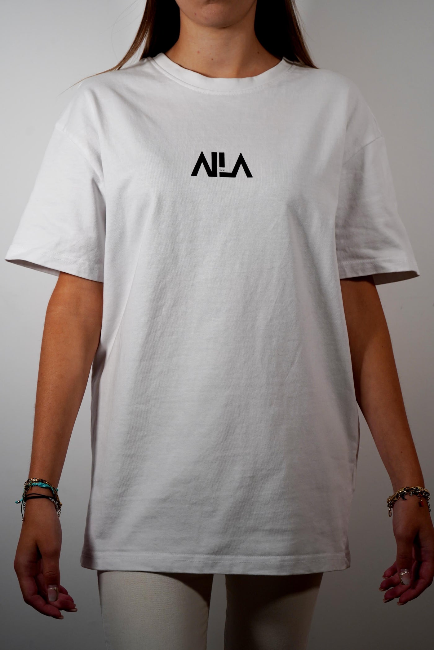 T-Shirt Friends & Family - White - Maison Aïla